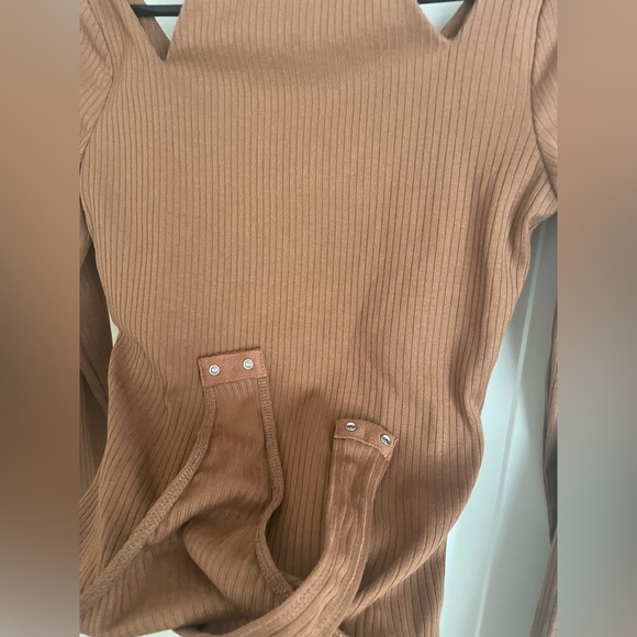 NEW -  ASTR The Label Brown Halter Neck Long Sleeve Cutout Bodysuit Size Small - Picture 6 of 10